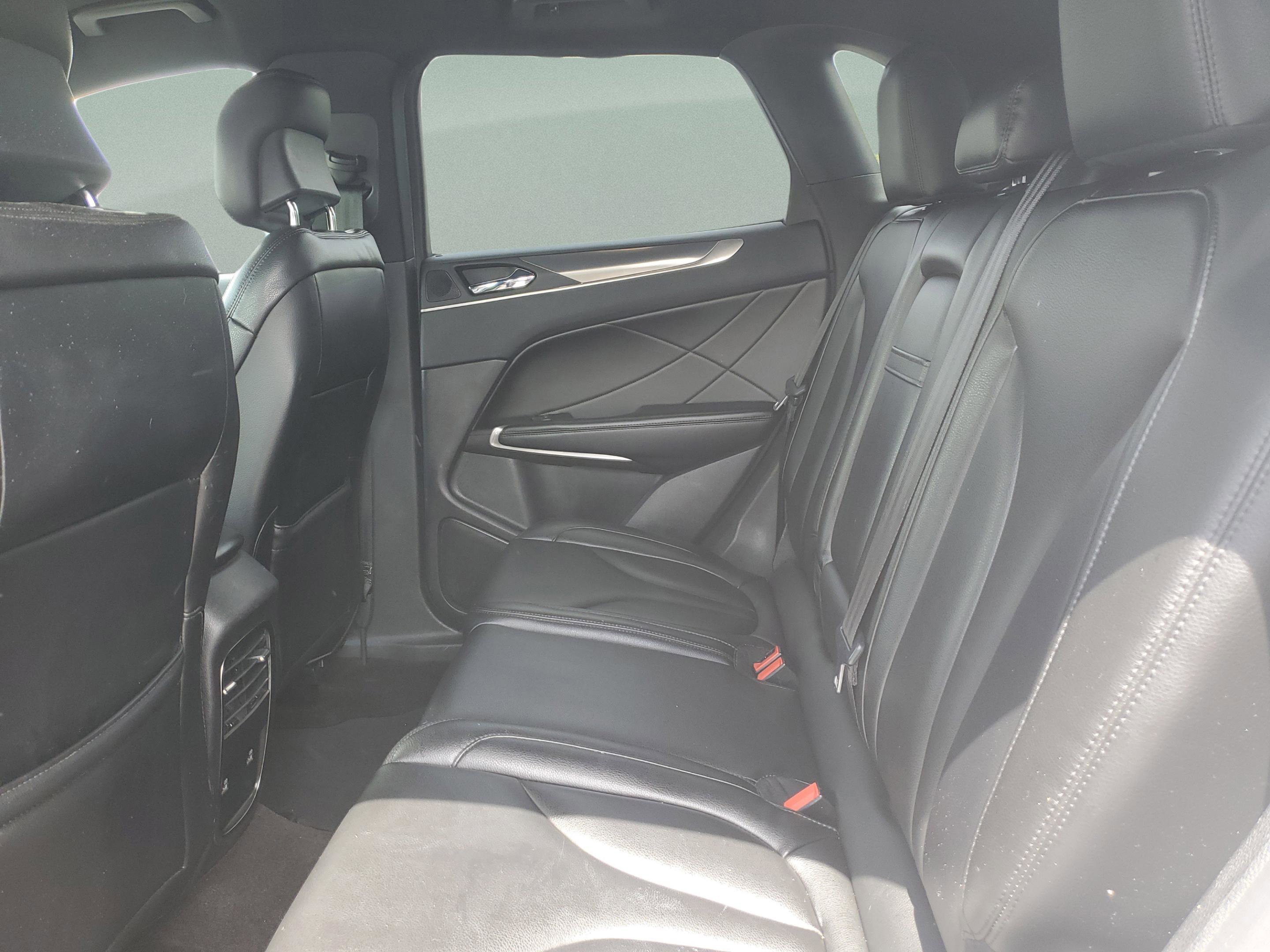 Used 2019 Lincoln MKC Premiere FWD image 9