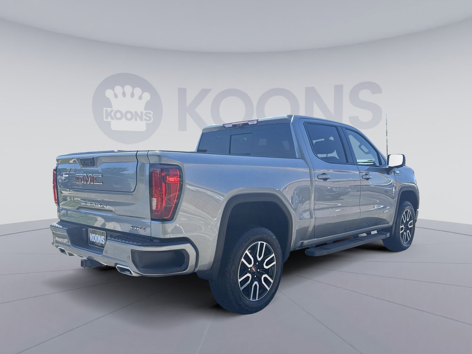 Used 2025 GMC Sierra 1500 AT4 w/ Technology Package AWD/4WD image 7