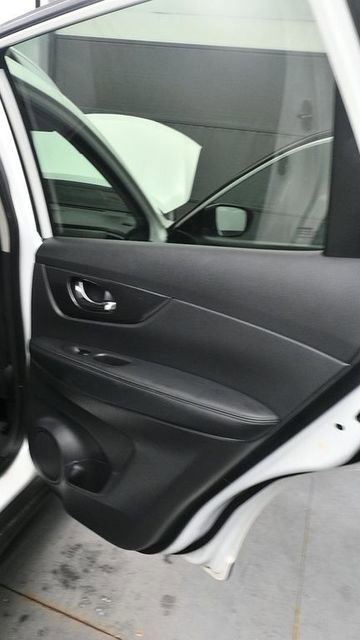 Used 2019 Nissan Rogue SV AWD/4WD image 12