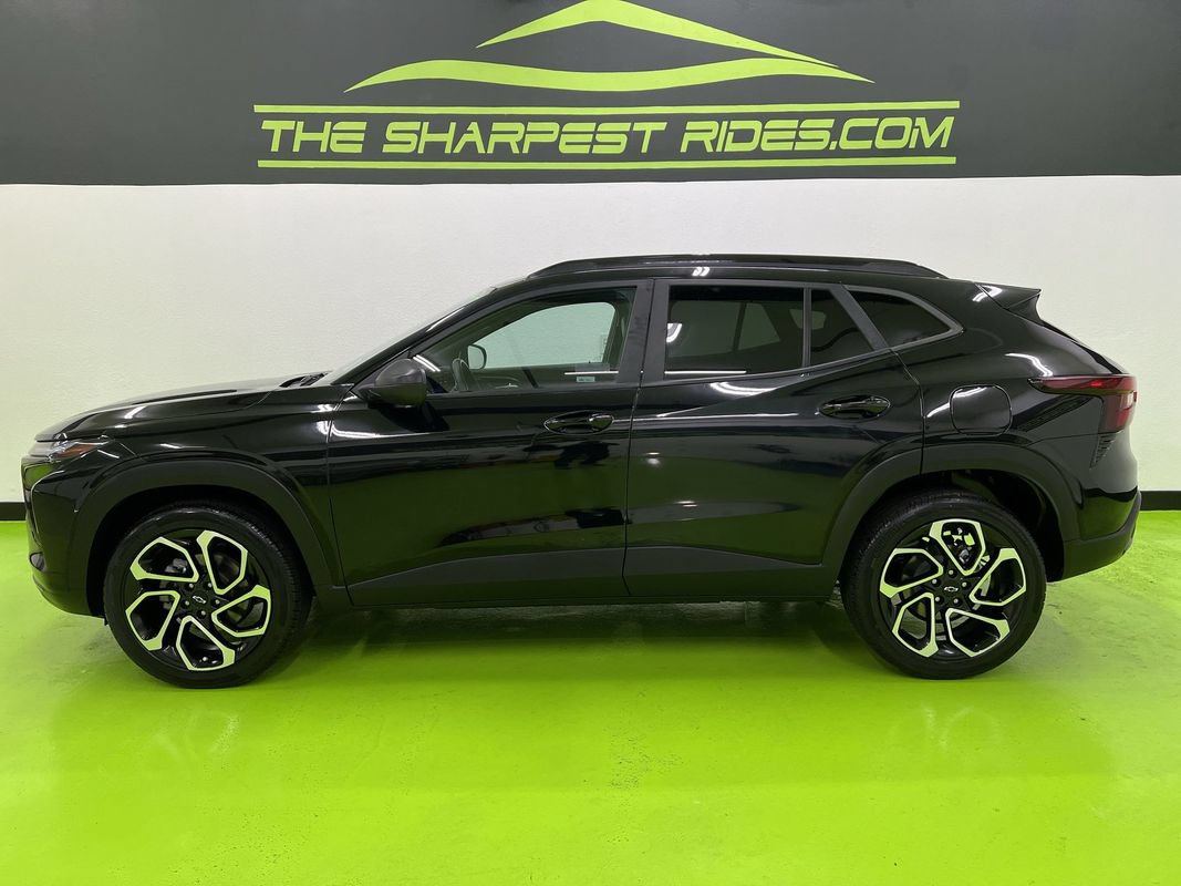 Used 2024 Chevrolet Trax RS w/ Sunroof Package FWD image 6
