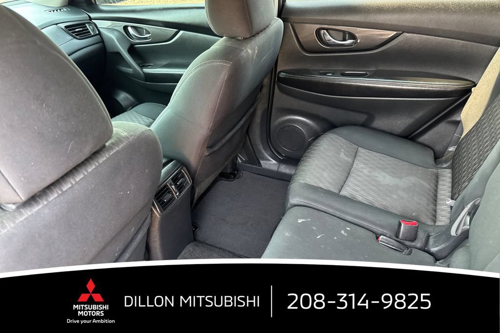 Used 2017 Nissan Rogue SV AWD/4WD image 12