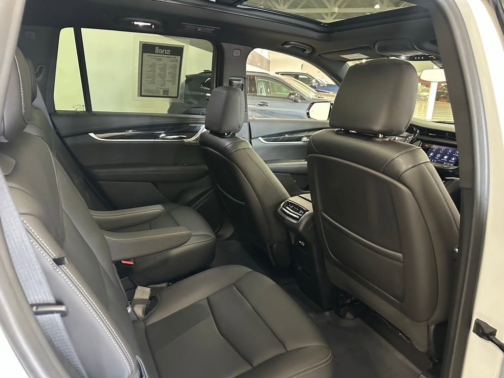 Used 2021 Cadillac XT6 Premium Luxury AWD/4WD image 12