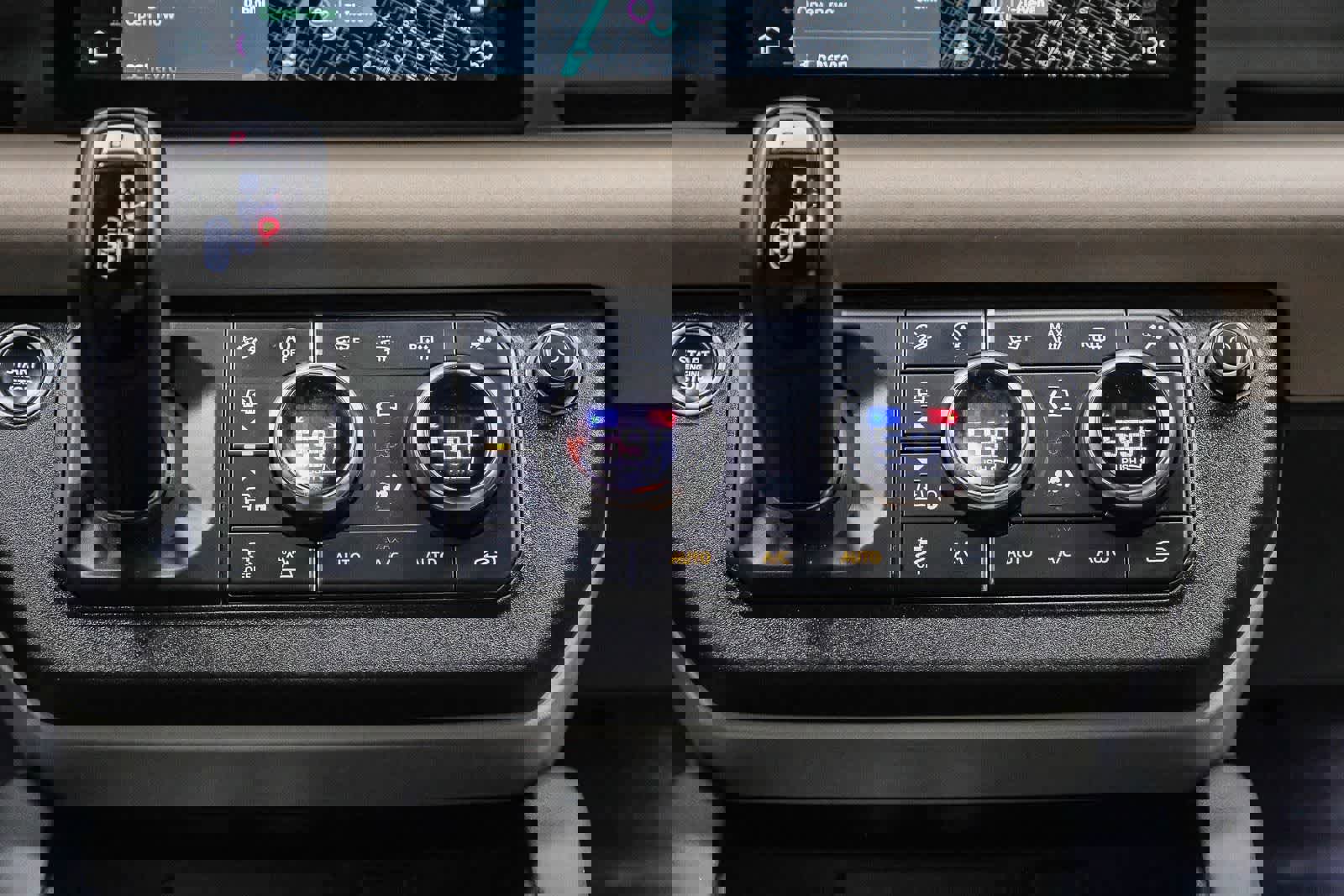 Used 2022 Land Rover Defender 110 SE image 25