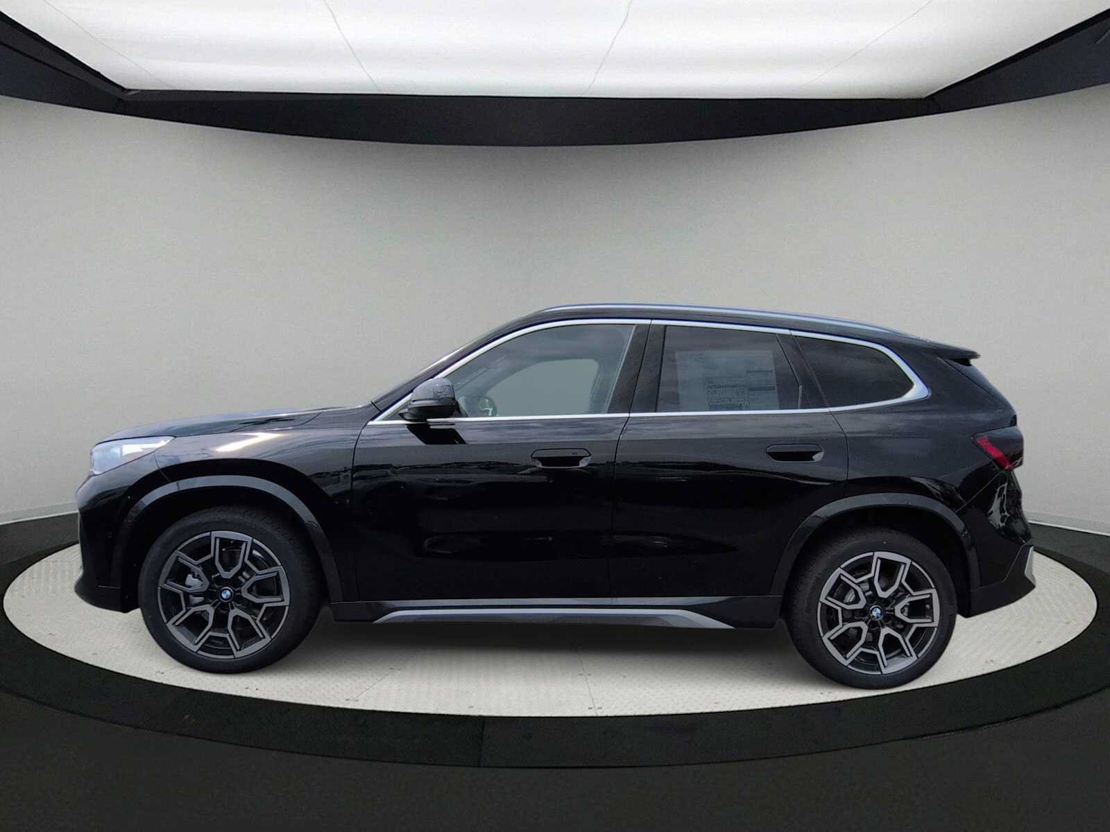 New 2026 BMW X1 xDrive28i w/ Convenience Package AWD/4WD image 5