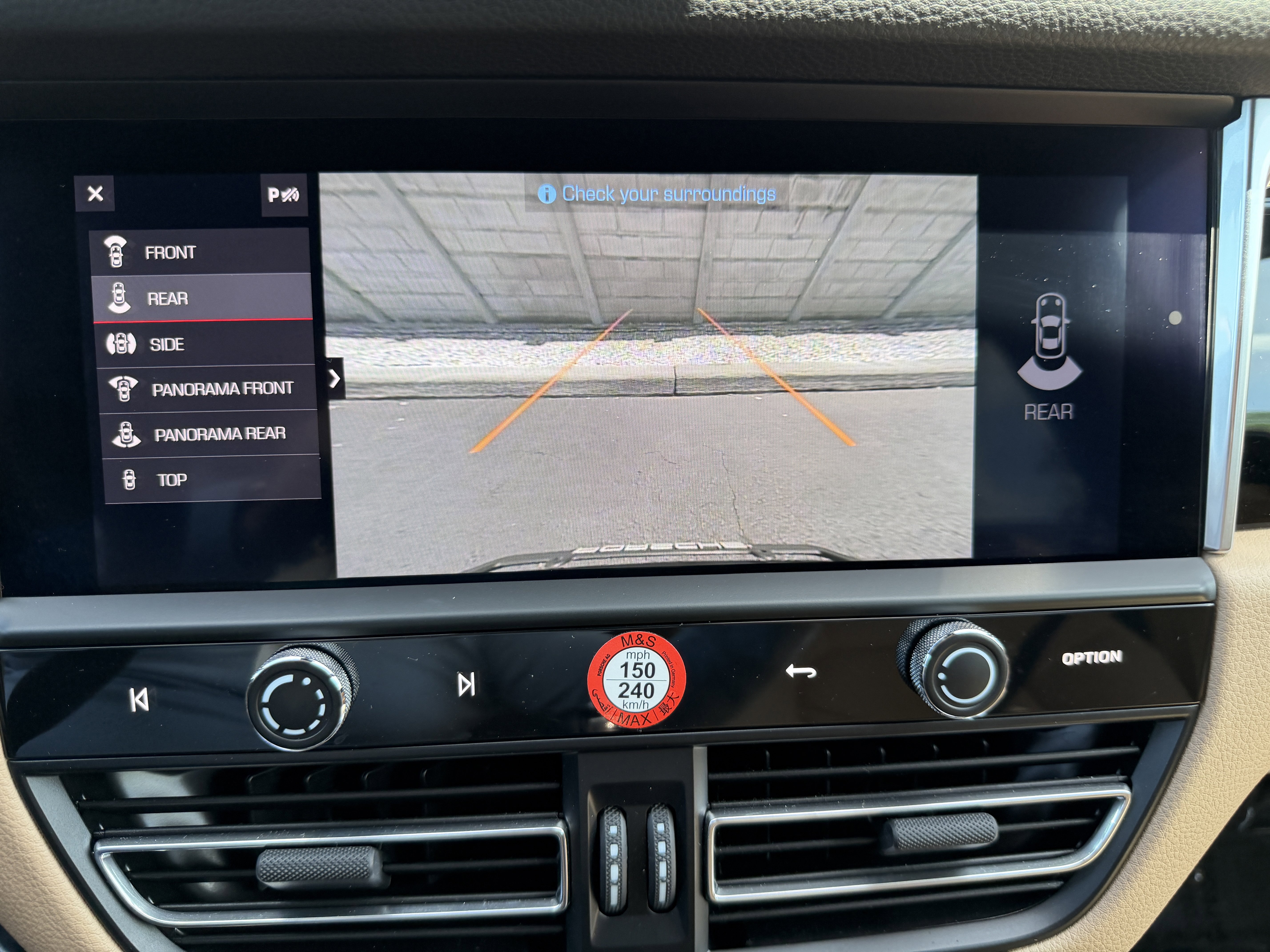 Certified 2025 Porsche Macan image 30