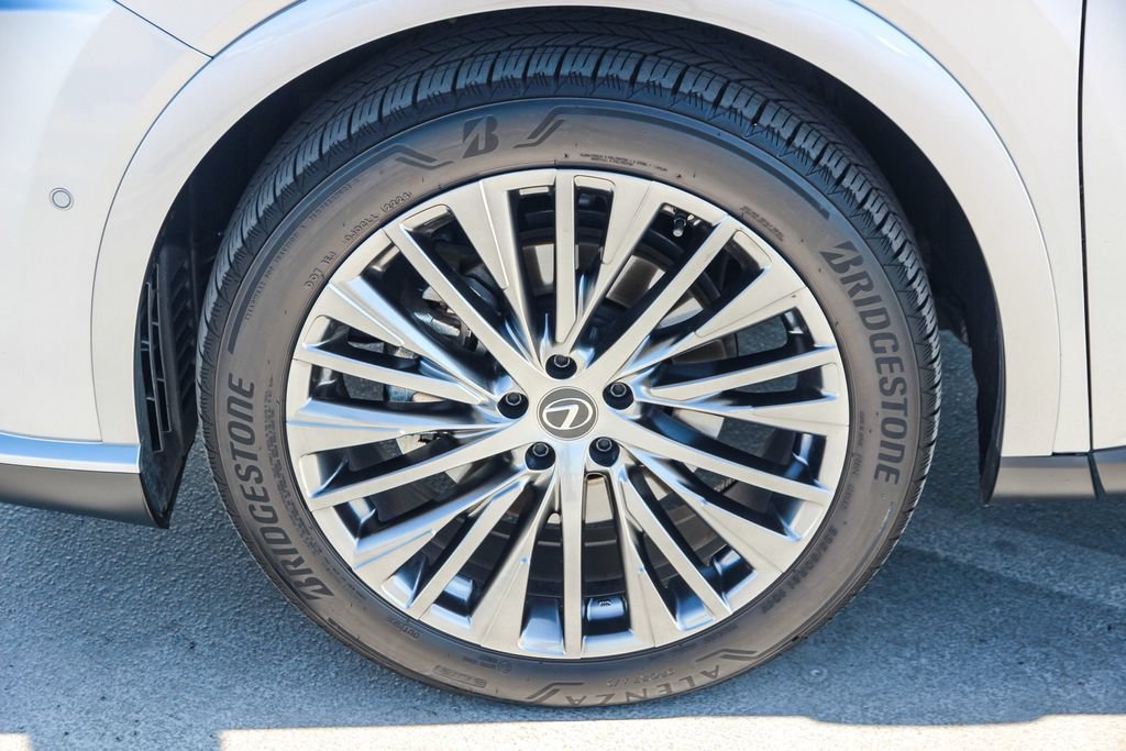 Certified 2024 Lexus RX 450h AWD w/ Convenience Package image 11