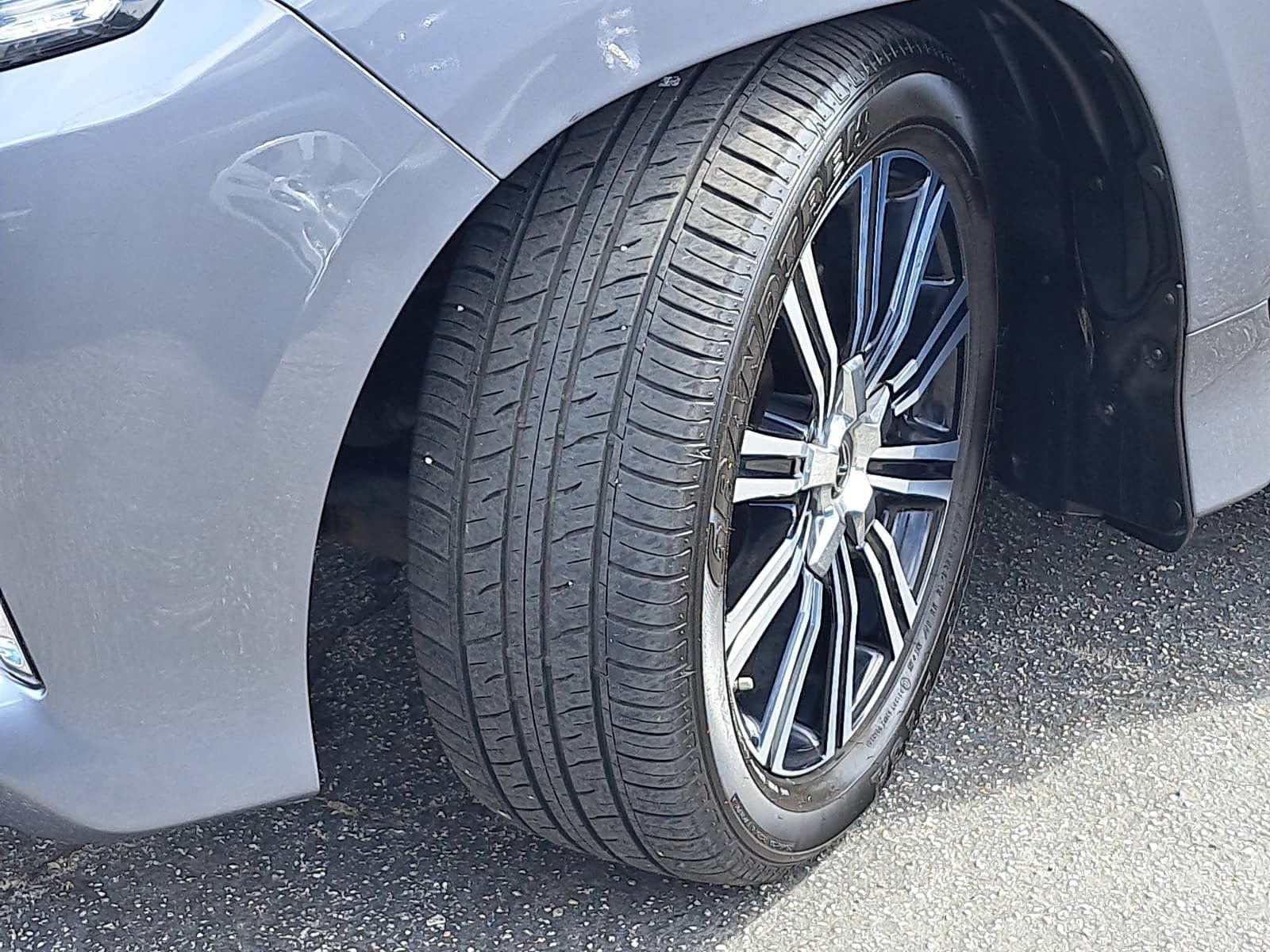 Used 2019 Lexus LX 570 4WD w/ Luxury Package image 36