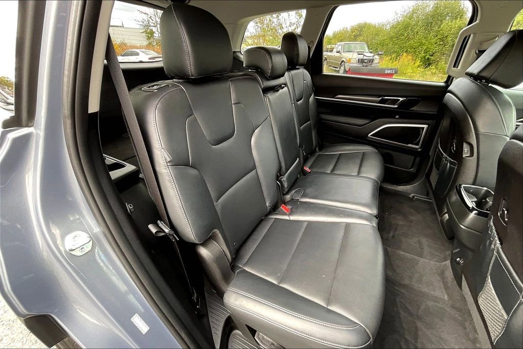 Used 2023 Kia Telluride LX image 25