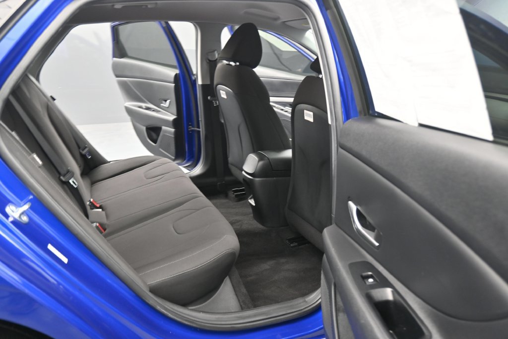 Used 2024 Hyundai Elantra SEL FWD image 19