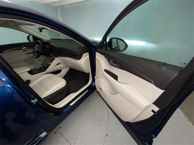 Used 2023 Buick Envision Avenir image 25