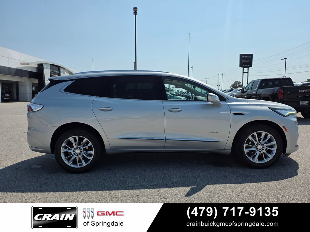 Used 2022 Buick Enclave Avenir w/ Avenir Technology Package AWD/4WD image 9