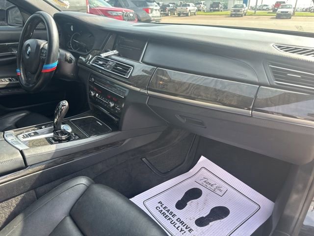 Used 2014 BMW 750Li xDrive image 9