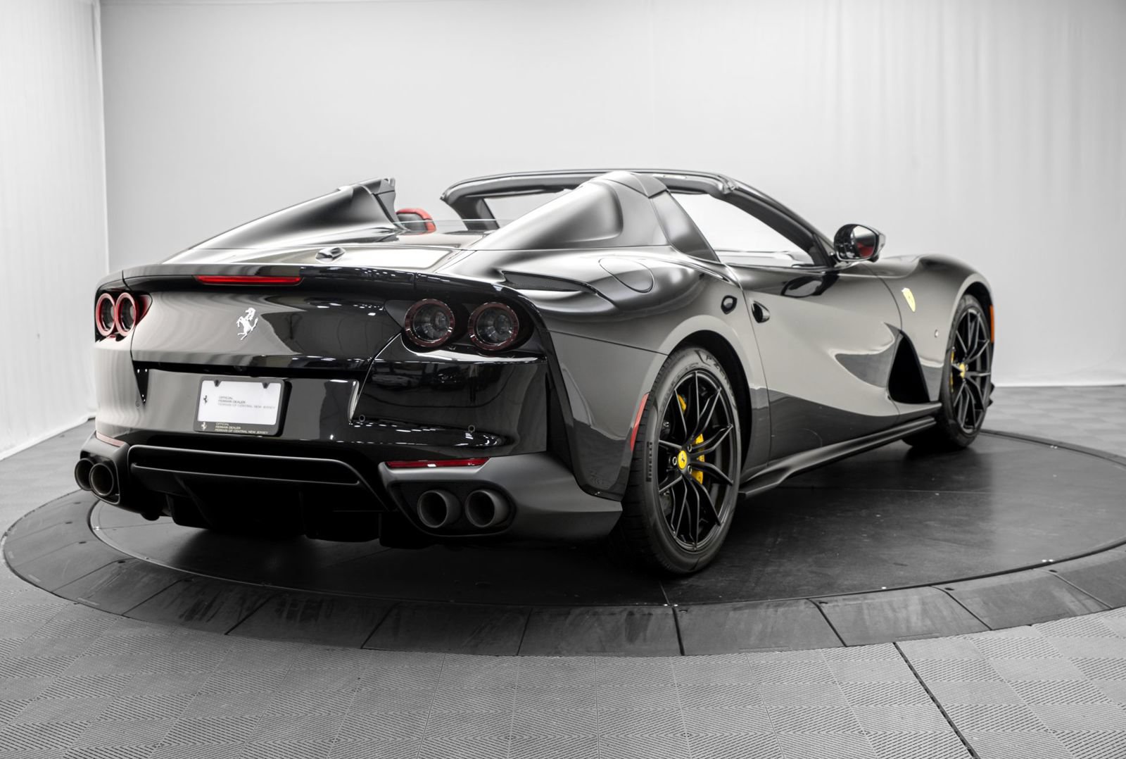 Used 2022 Ferrari 812 GTS RWD image 7