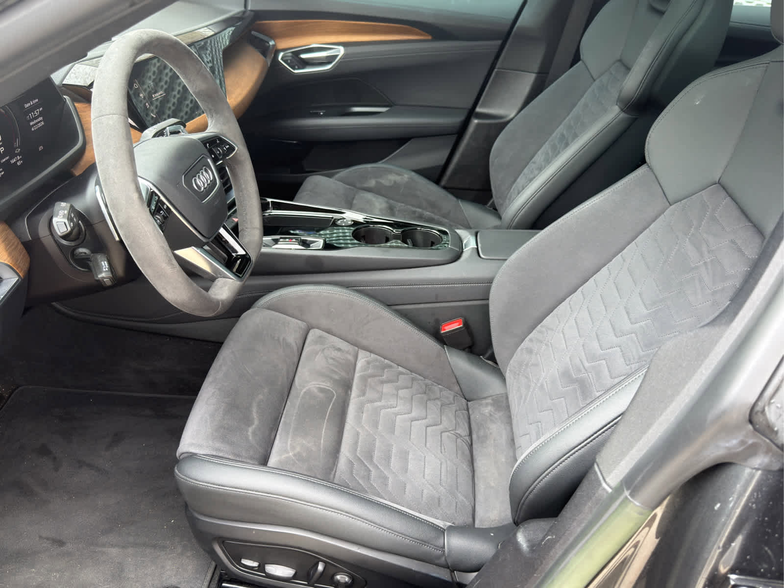 Used 2023 Audi e-tron GT Premium Plus AWD/4WD image 10