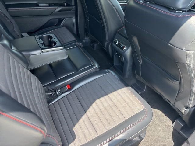 Used 2025 Ford Explorer ST-Line w/ ST-Line Street Pack AWD/4WD image 38