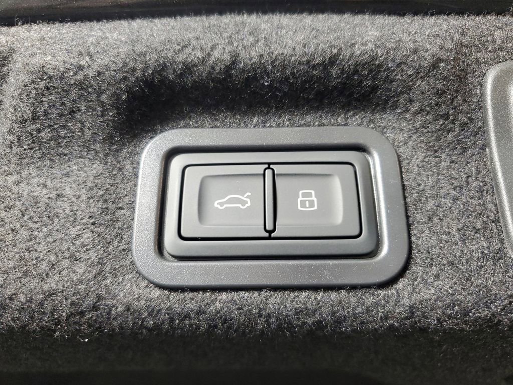 New 2026 Audi A6 Premium Plus AWD/4WD image 10