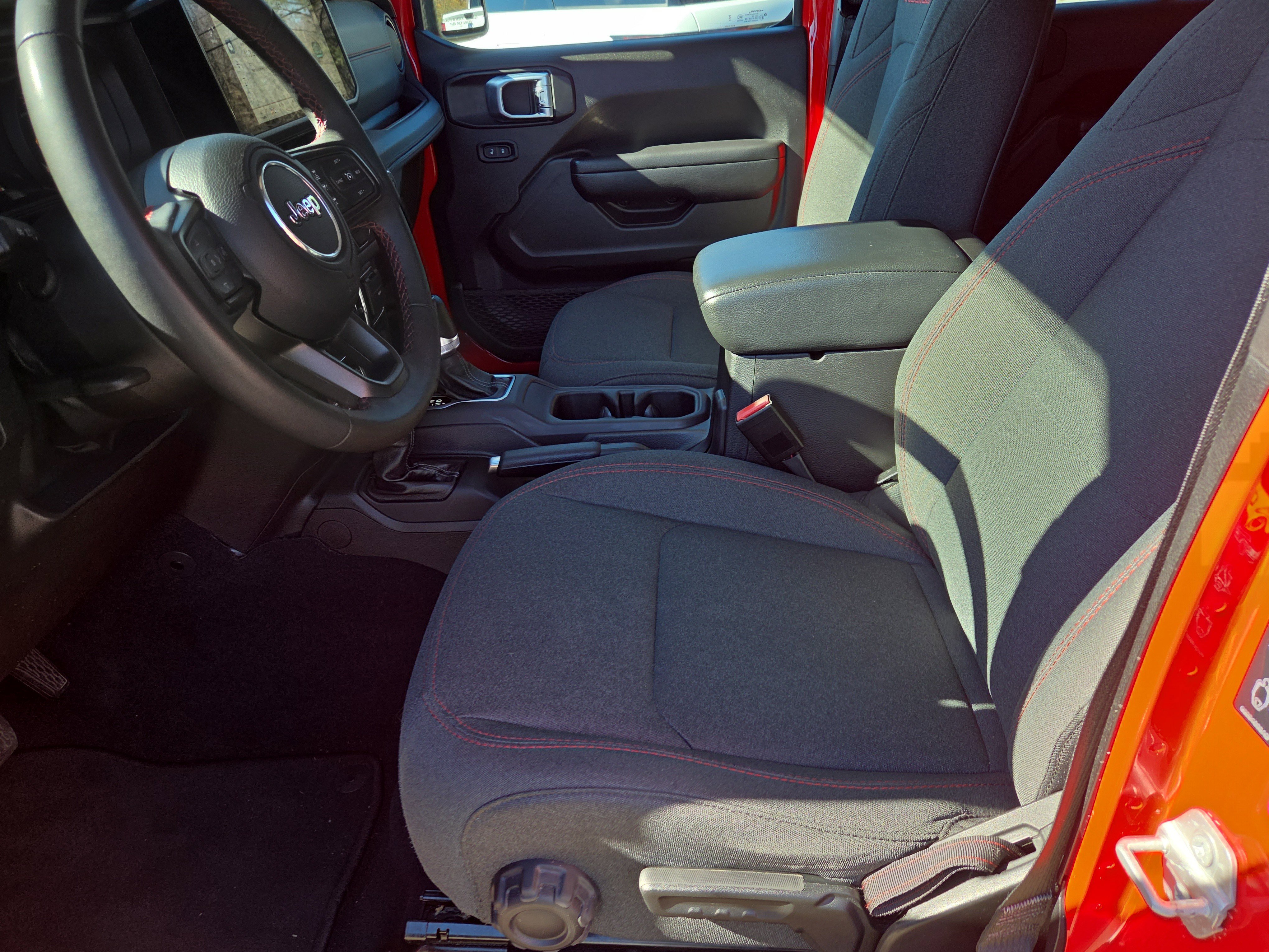 Used 2024 Jeep Wrangler Unlimited Rubicon image 5