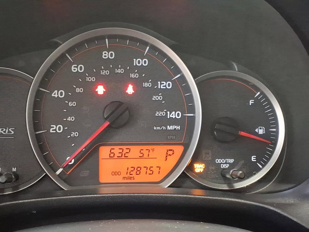 Used 2014 Toyota Yaris LE image 11