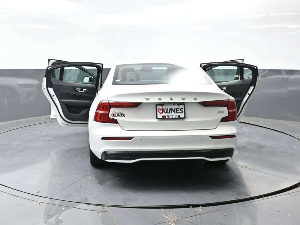 Used 2024 Volvo S60 B5 Core image 58