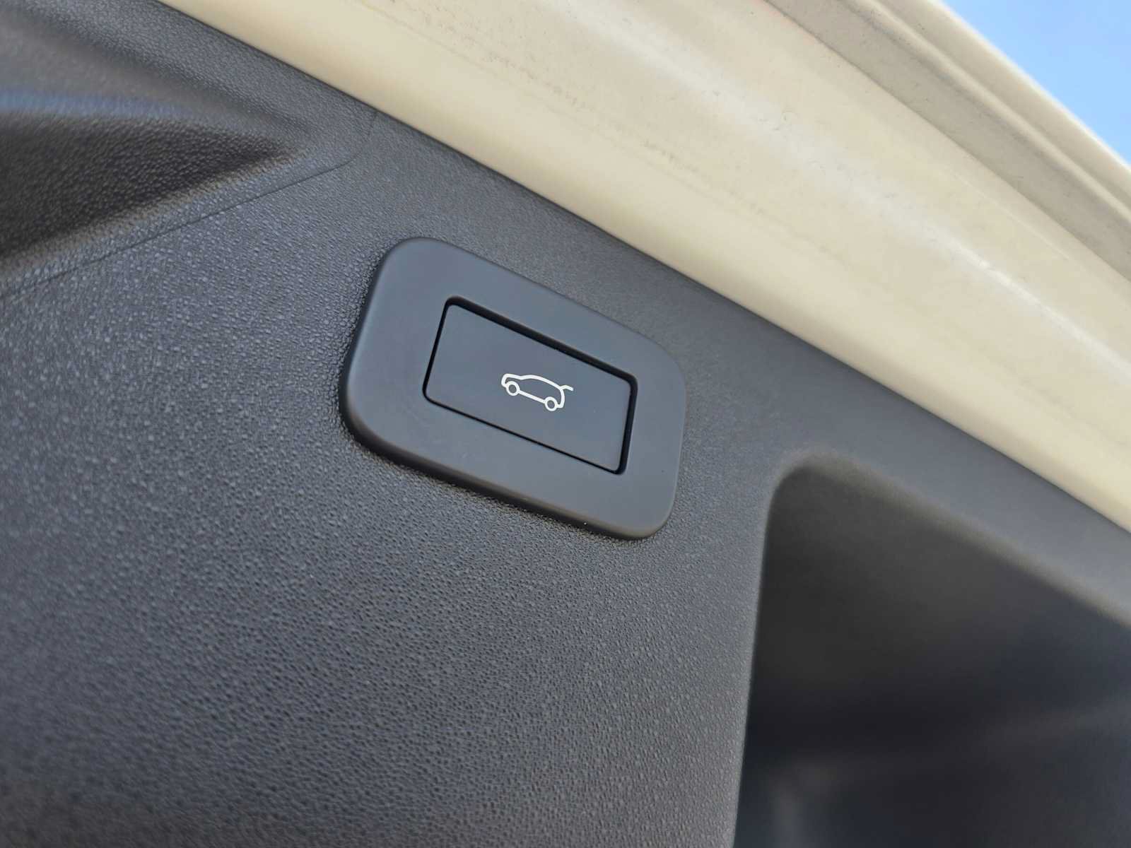 Used 2024 Land Rover Discovery Sport S AWD/4WD image 15