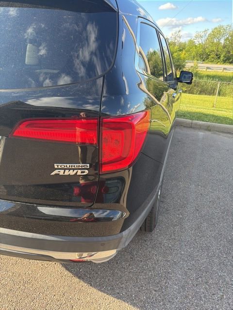 Used 2017 Honda Pilot Touring image 5
