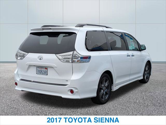 Used 2017 Toyota Sienna SE FWD image 7