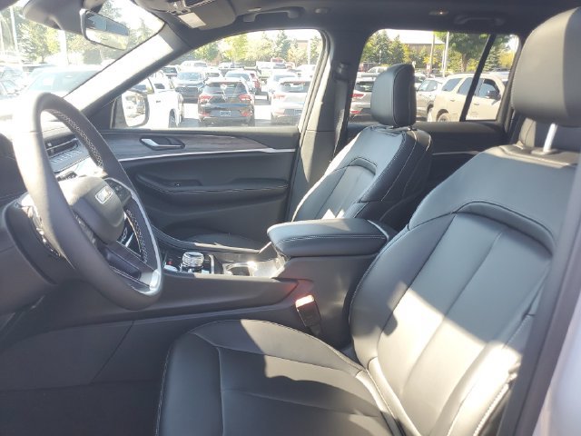 New 2026 Jeep Grand Cherokee Limited w/ Limited Altitude Package AWD/4WD image 18