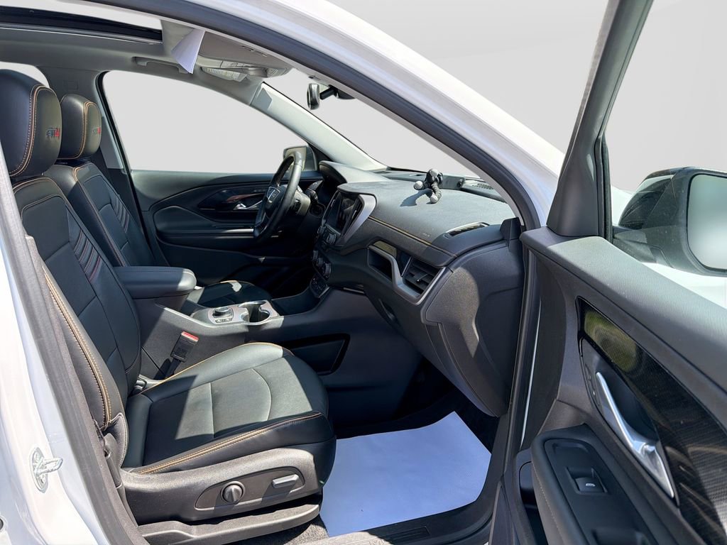 Used 2023 GMC Terrain AT4 image 30