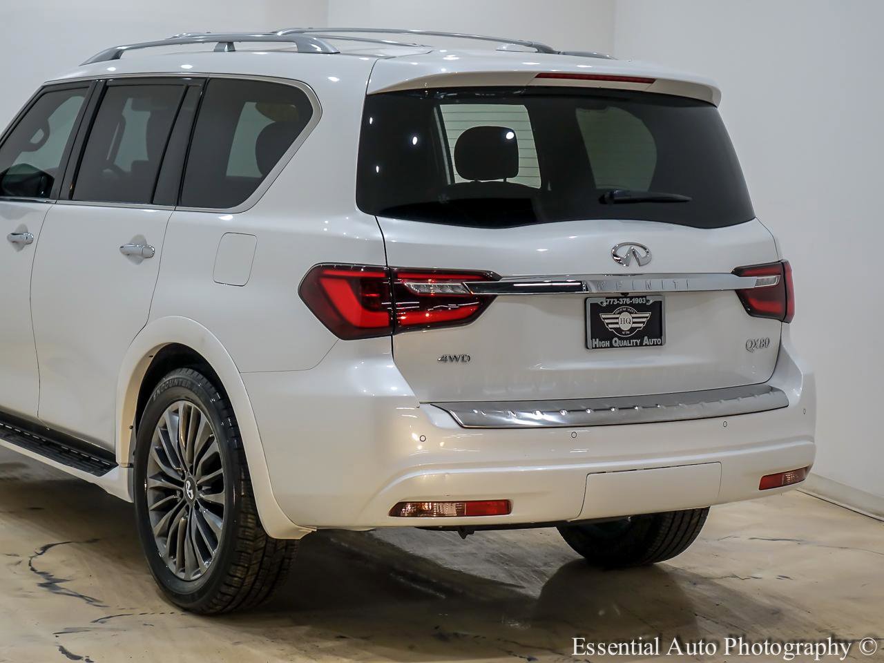 Used 2024 INFINITI QX80 Sensory w/ Cargo Package image 9