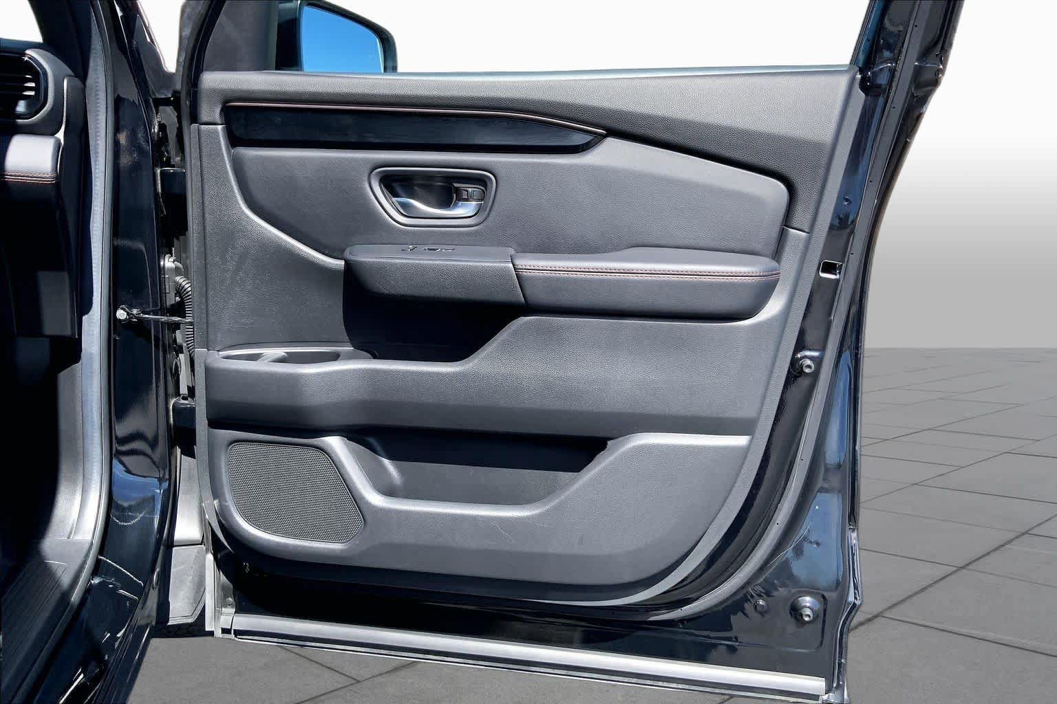 Used 2025 Honda Pilot TrailSport image 26