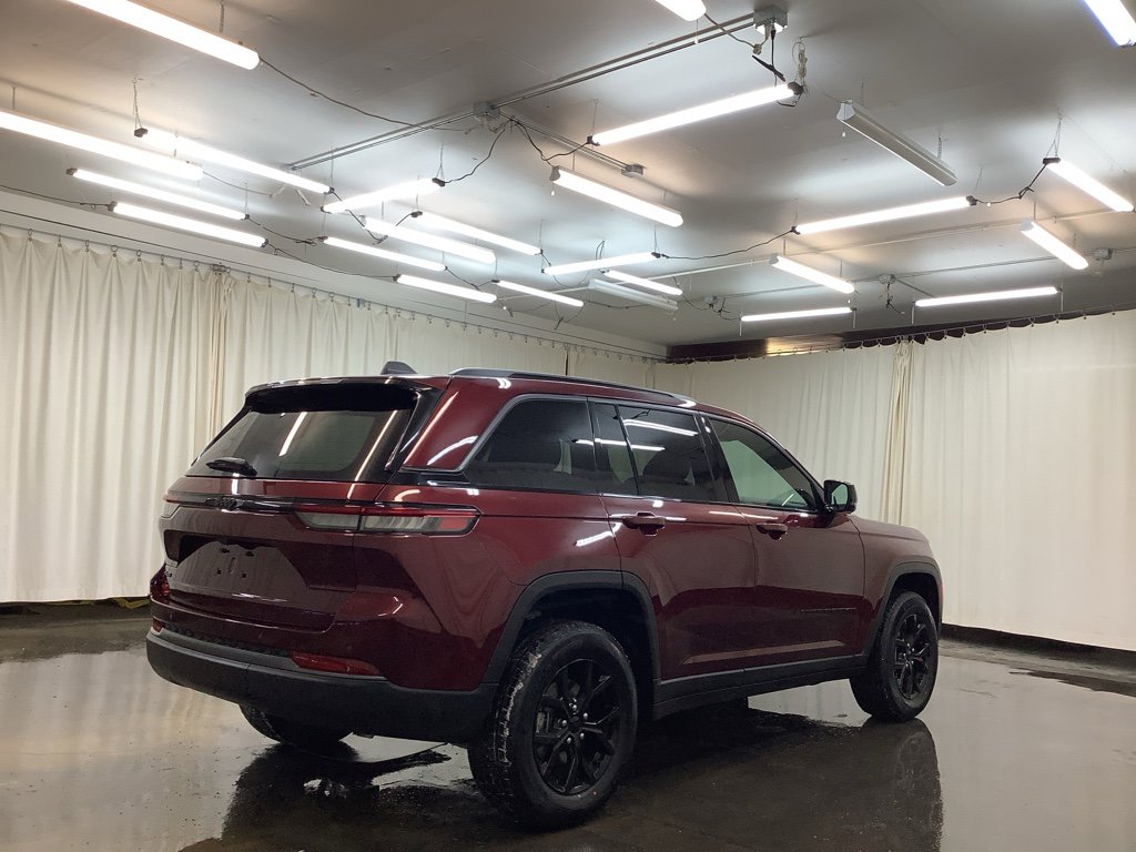 New 2026 Jeep Grand Cherokee Altitude image 6