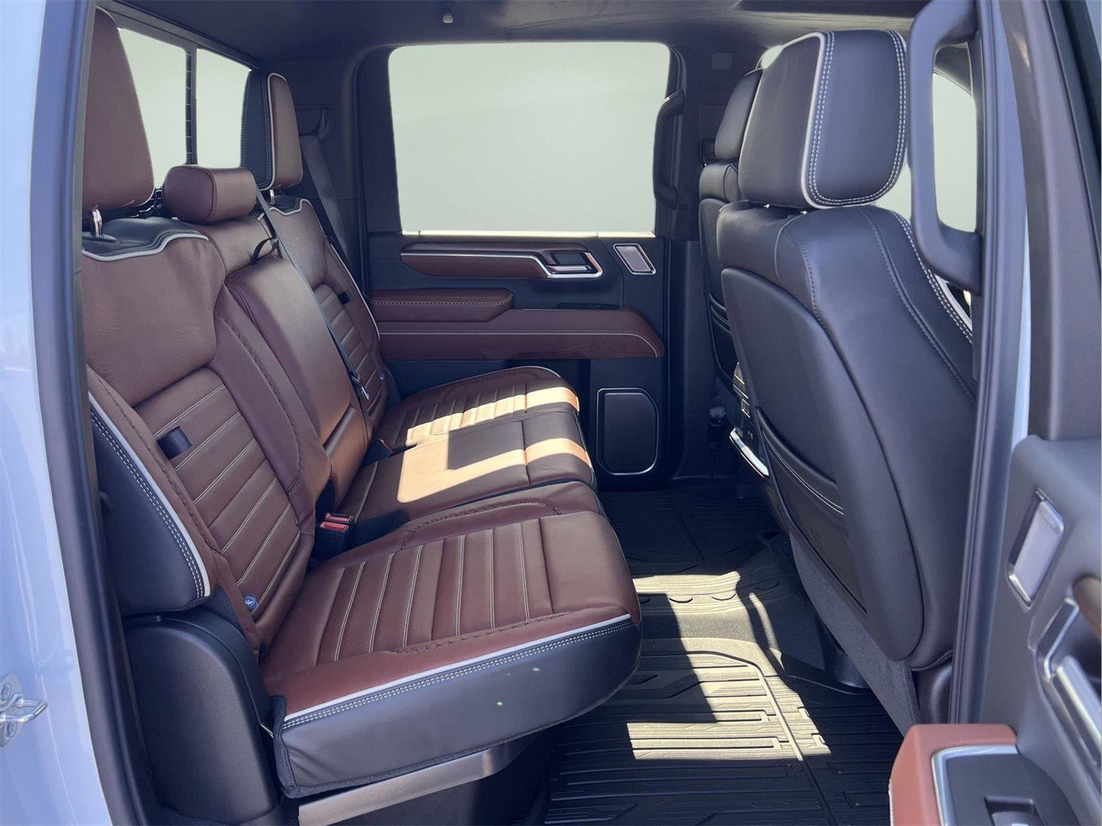New 2026 GMC Sierra 3500 Denali Ultimate w/ LPO, Black Badging Package image 23