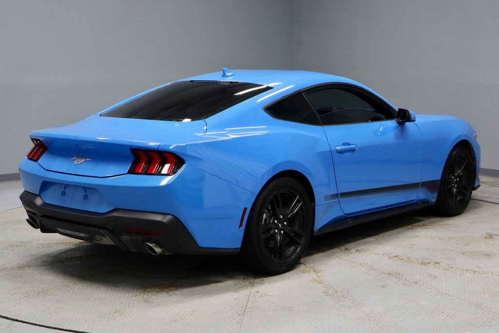 Used 2025 Ford Mustang EcoBoost image 12