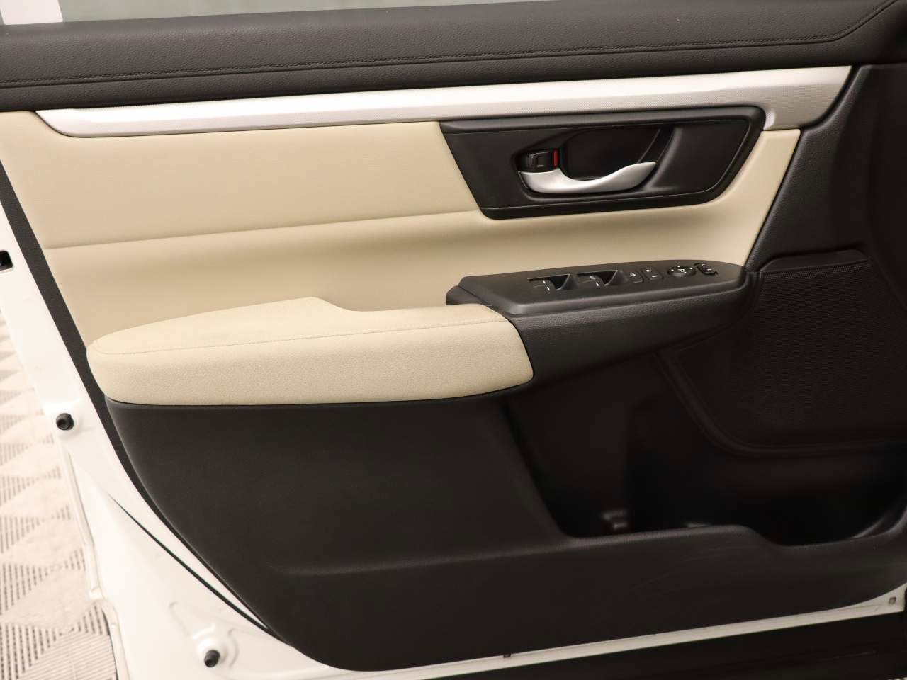 Used 2017 Honda CR-V LX image 17