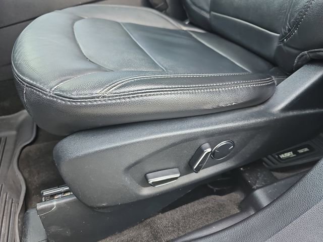 Used 2018 Ford Explorer XLT w/ Equipment Group 202A image 18