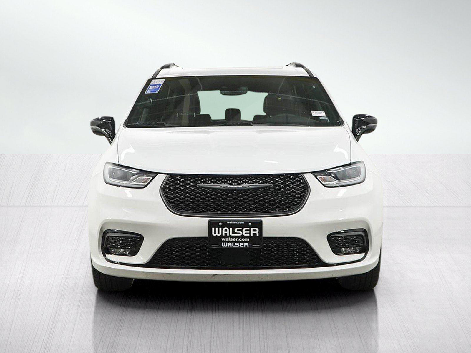 Used 2025 Chrysler Pacifica Limited FWD image 8