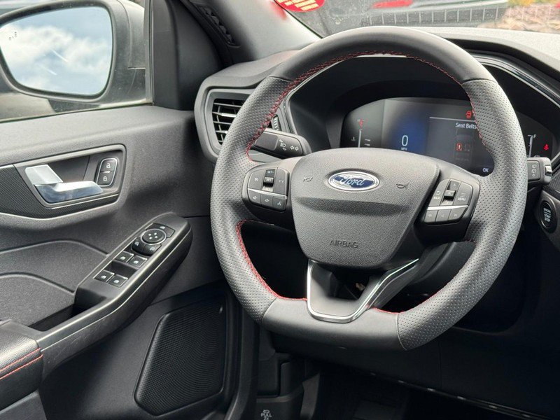 Used 2023 Ford Escape ST-Line FWD image 12