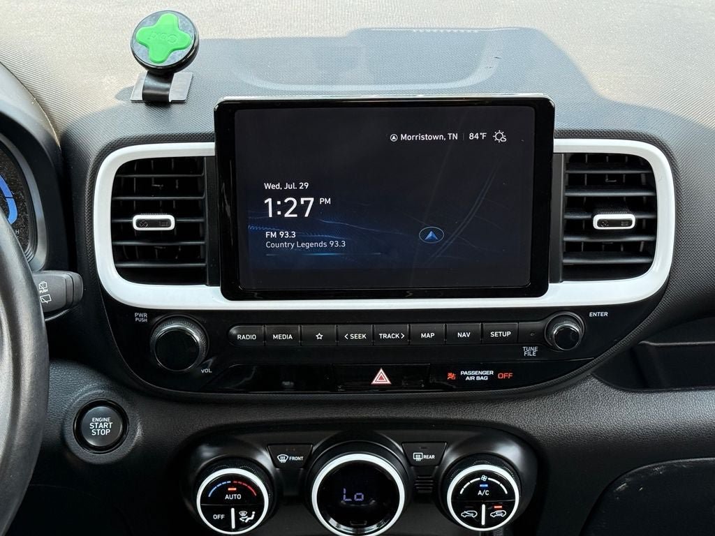 Used 2024 Hyundai Venue Limited FWD image 25