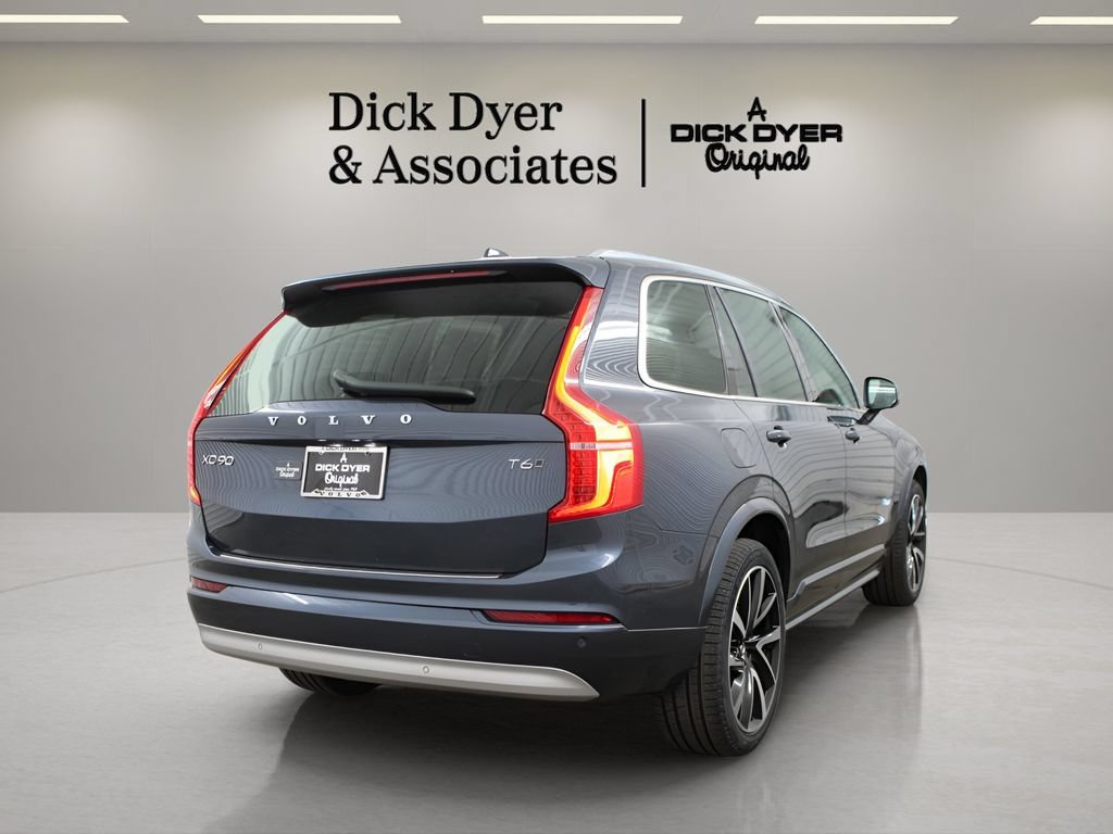 Certified 2022 Volvo XC90 T6 Momentum w/ Advanced Package AWD/4WD image 3