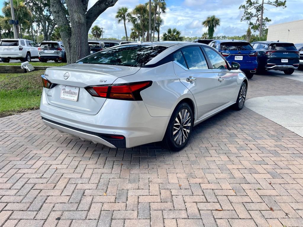 Used 2024 Nissan Altima 2.5 SV image 5