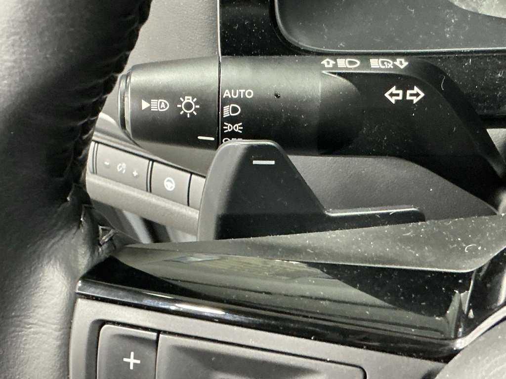 Used 2025 Nissan Pathfinder SL image 13