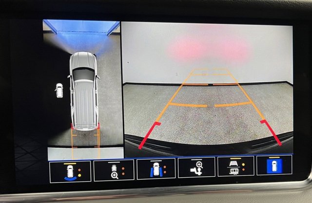 Used 2023 GMC Yukon Denali image 32