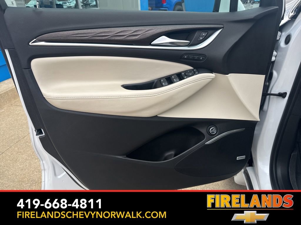 Certified 2024 Buick Enclave Avenir w/ Avenir Technology Package image 17