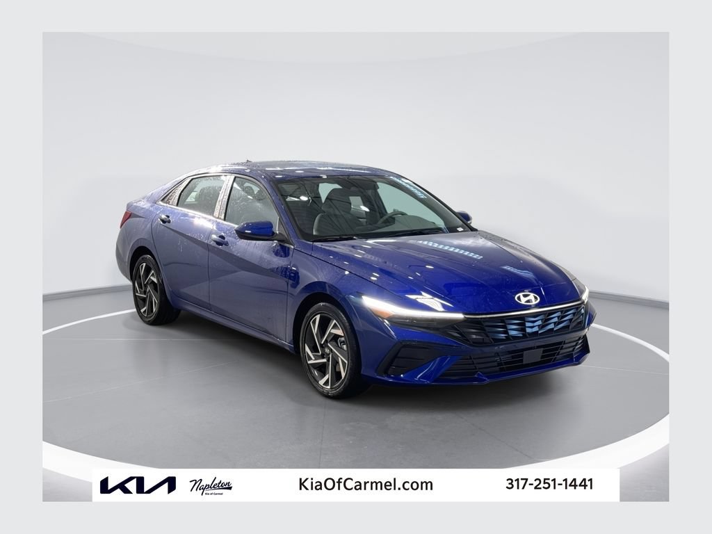 Used 2025 Hyundai Elantra SEL FWD image 1