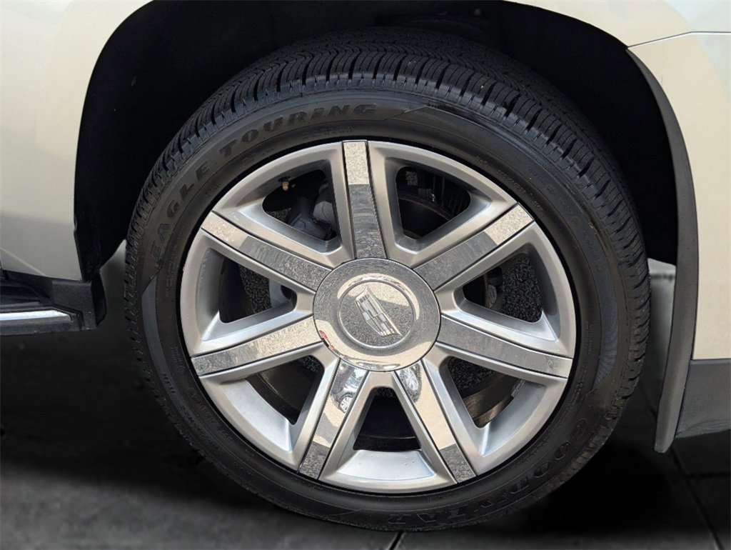 Used 2019 Cadillac Escalade Luxury image 11