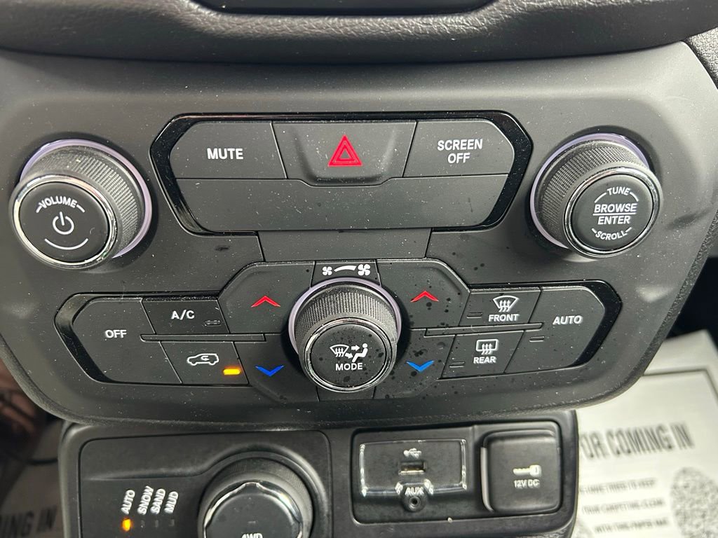 Used 2019 Jeep Renegade Altitude w/ Quick Order Package 2XM image 27