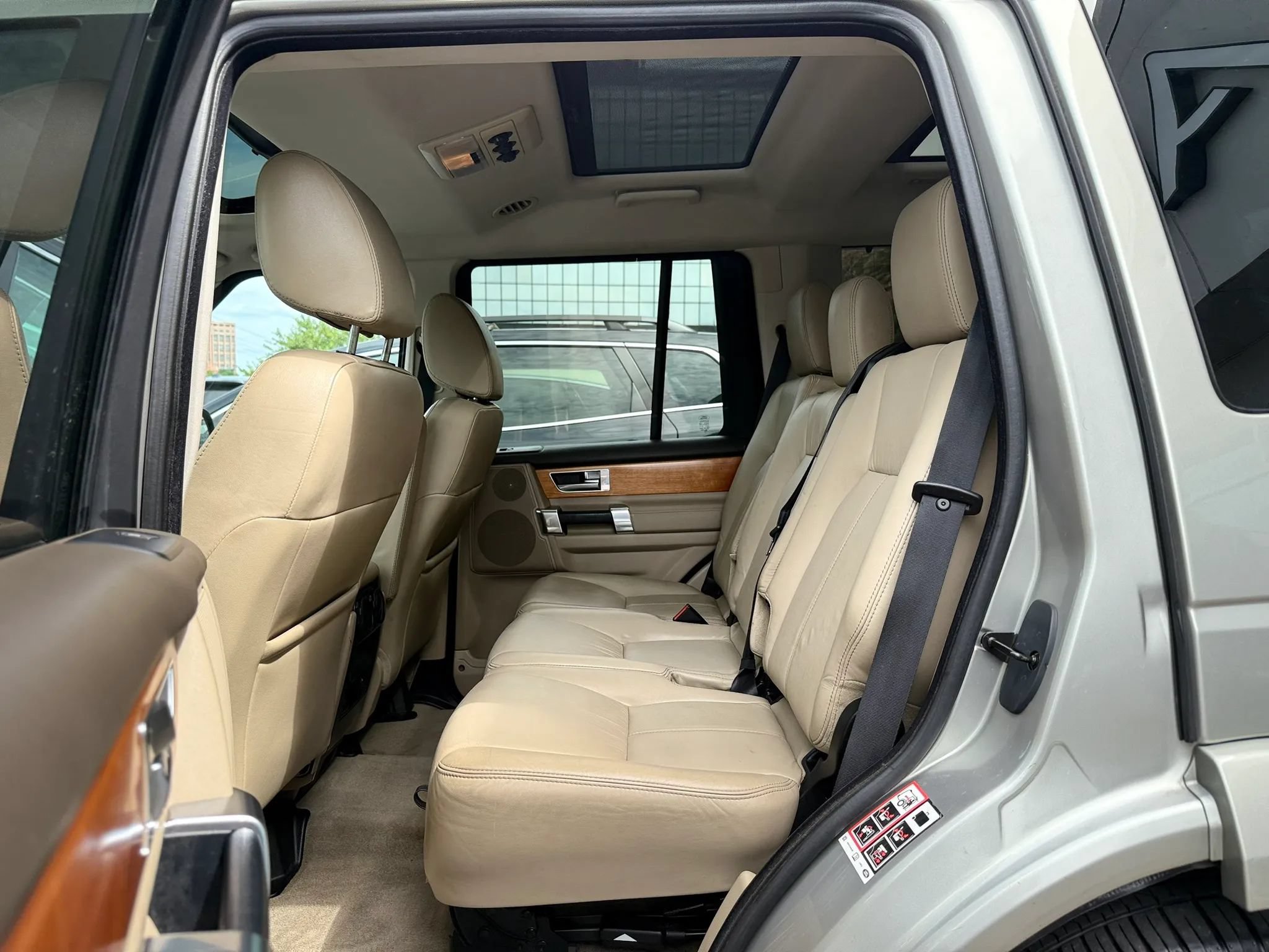 Used 2012 Land Rover LR4 HSE LUX AWD/4WD image 32