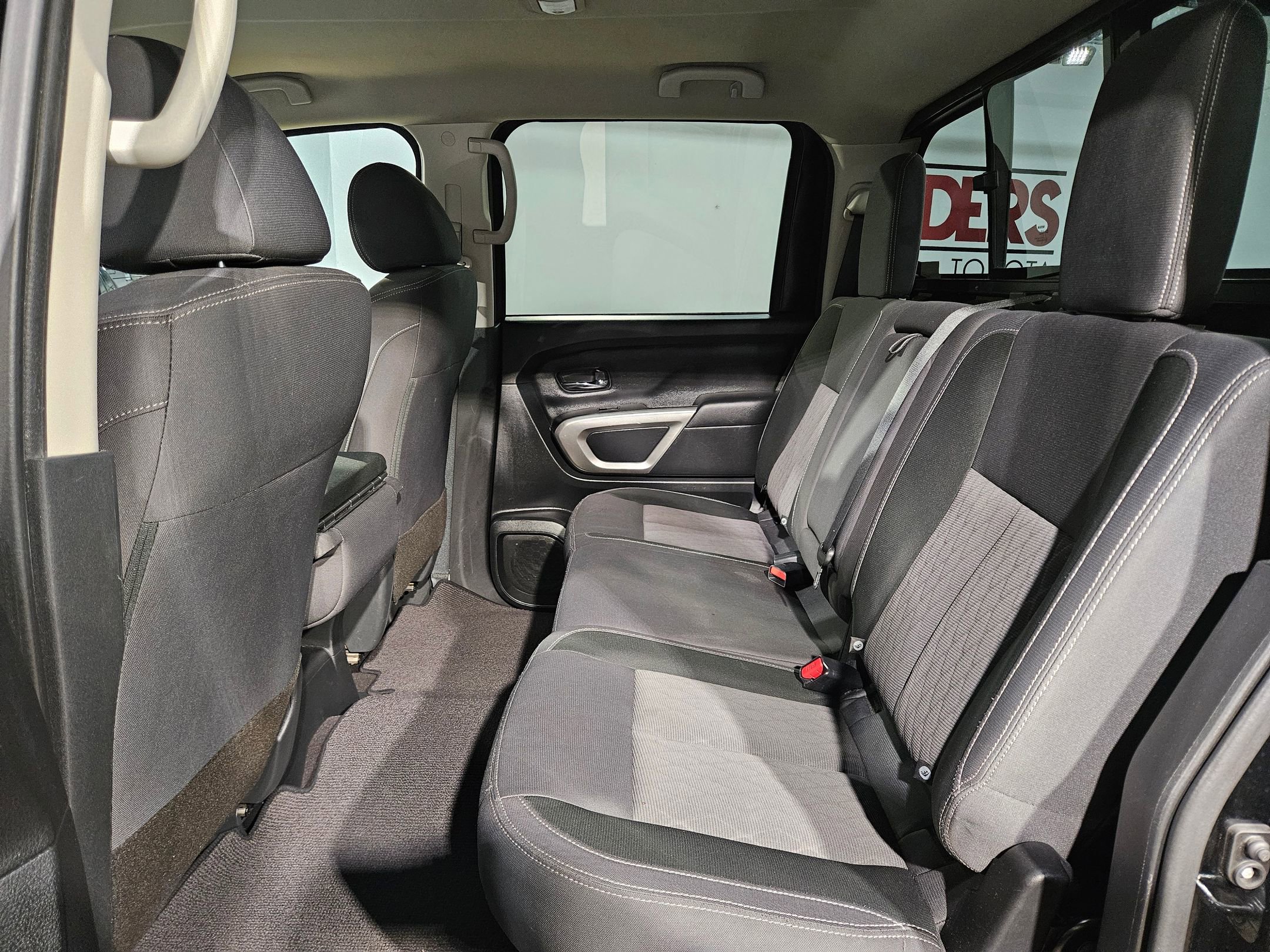 Used 2023 Nissan Titan SV image 35