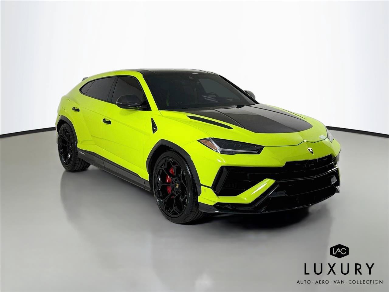 Used 2024 Lamborghini Urus Performante AWD/4WD image 2