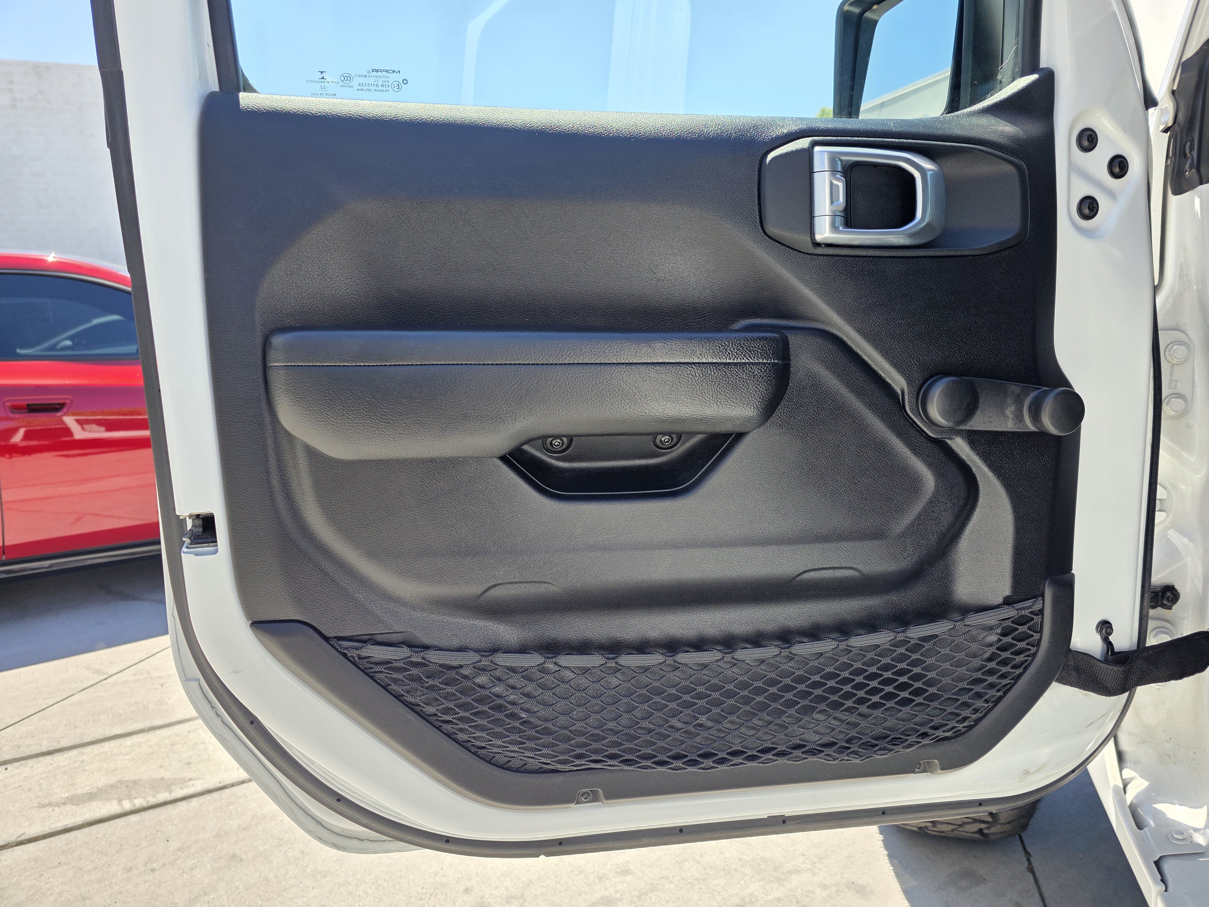 Certified 2022 Jeep Gladiator Sport AWD/4WD image 11